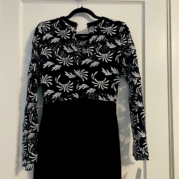 Romeo and Juliet Couture Medium Dress (never worn) - Picture 5 of 7